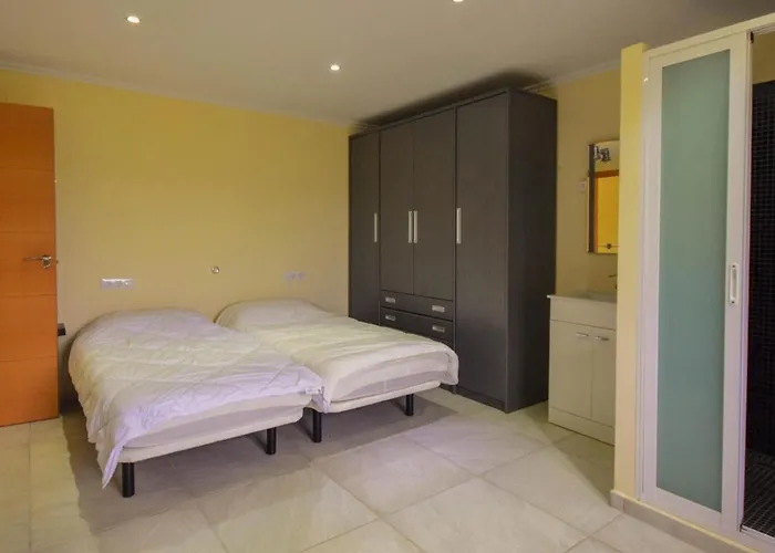 La Fontaine Semesterbostad *